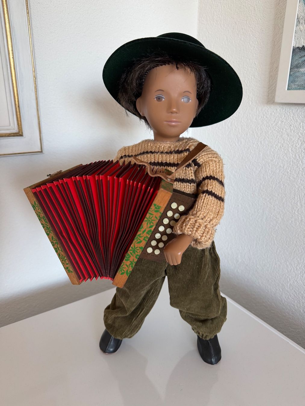 Sasha Morgenthaler Bambole: Sasha Morgenthaler Junge, Knabe mit Handorgel, Akkordeon – Usato da Egg b. Zürich venduto da Mogli93