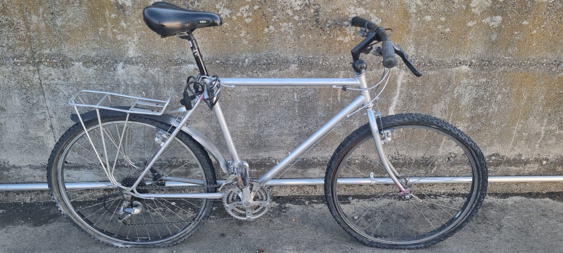 Vélos: 5 Velos für Export – Défectueux à Zürich par beaahaus 3