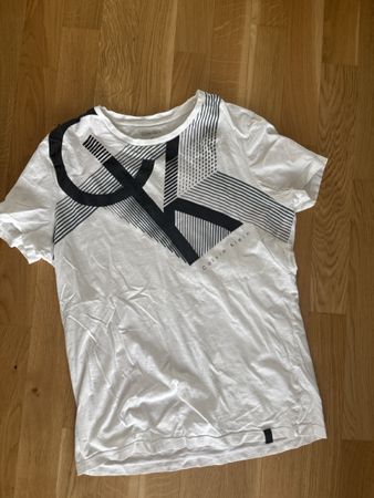 T-shirt Calvin Klein blanc, taille S, homme, été ☀️