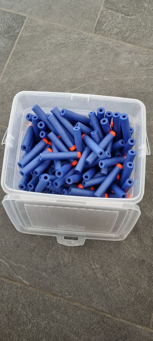 Nerf Spielzeuge: 200 Nerf Munition - Dart - Pfeile – Gebraucht aus Birmensdorf ZH von borstenking