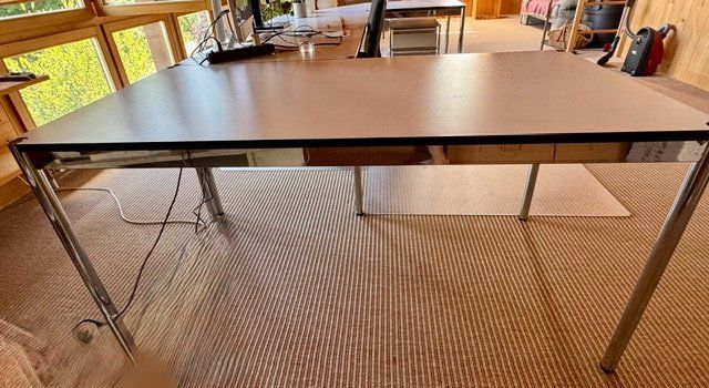 USM Tables: Weisser USM Tisch zu verkaufen – D'occasion à Murten par Fee24