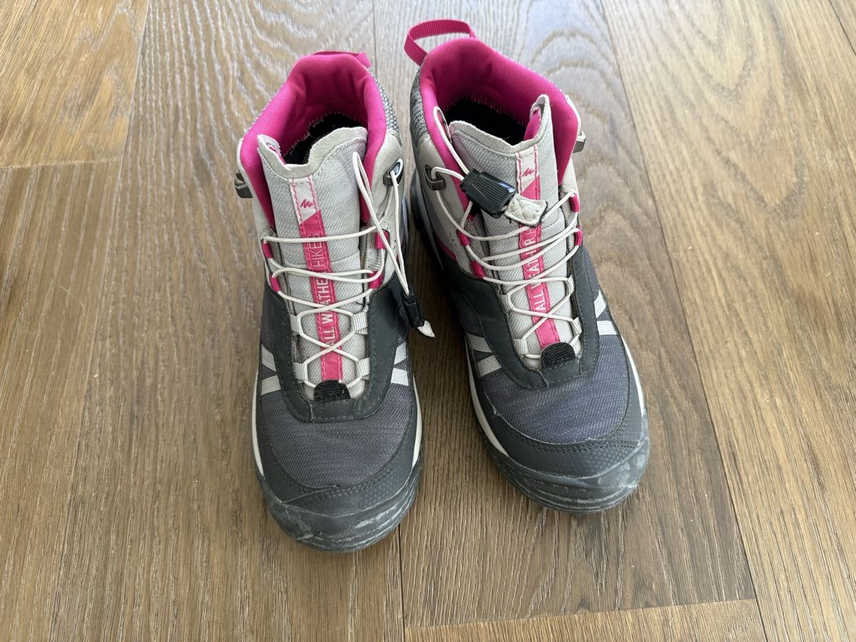 Decathlon Scarpe per ragazze: Wanderschuhe Quechua Gr. 37 – Usato da Winterthur venduto da tanscha 1