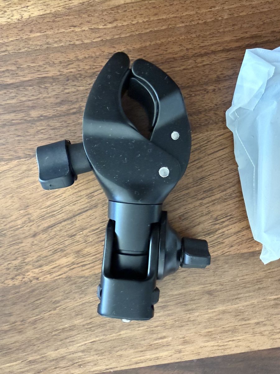 Insta360 Action Cam: Insta 360 Heavy Duty Clamp – Nuovo (secondo la descrizione) da Emmen venduto da ViktorLu 1