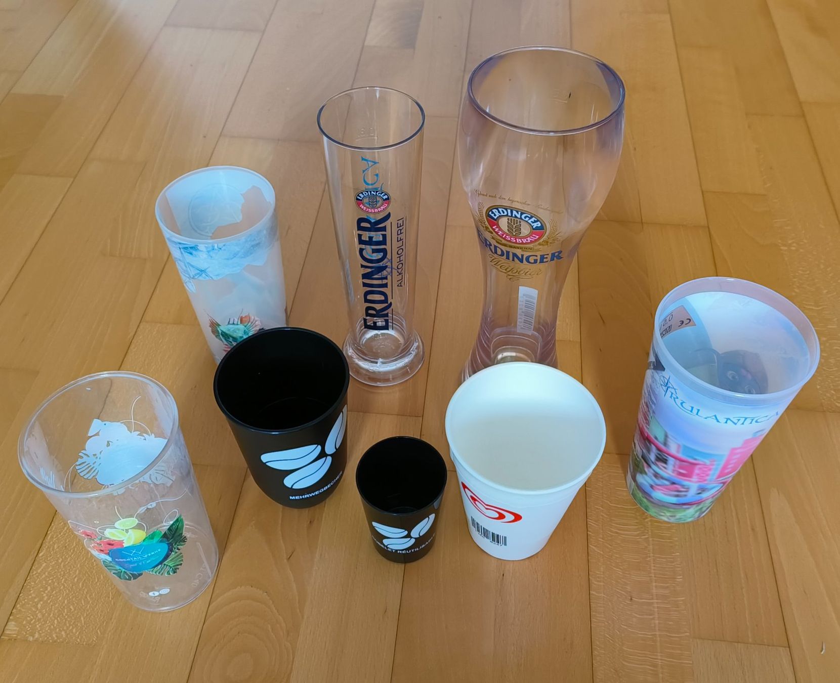 Contenitori & Simili: Coole Pool Party Becher Plastick ohne Scherben – Usato da Kriens venduto da tabea77