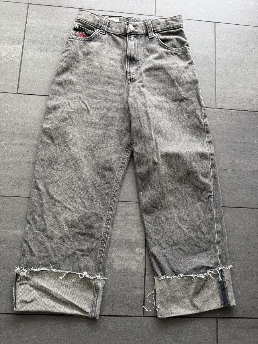 Zara Jeans: Zara, jean gris destroy, 11-12 ans – Gebraucht aus kriens von mAgmAx.