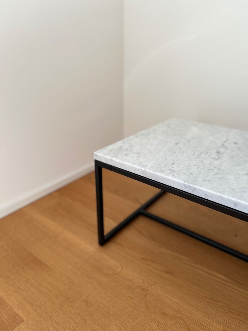MYCS Tavoli: Beistelltisch / Couchtisch Carrara-Marmor – Usato da Basel venduto da Marina_25 3
