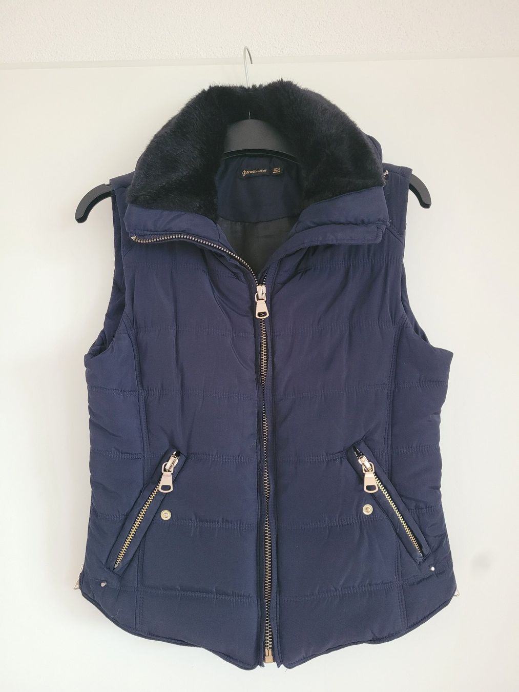 Gilet & Giacche senza maniche: Gilet bleu à fourrure – Usato da Villars-sur-Glâne venduto da ninisabri