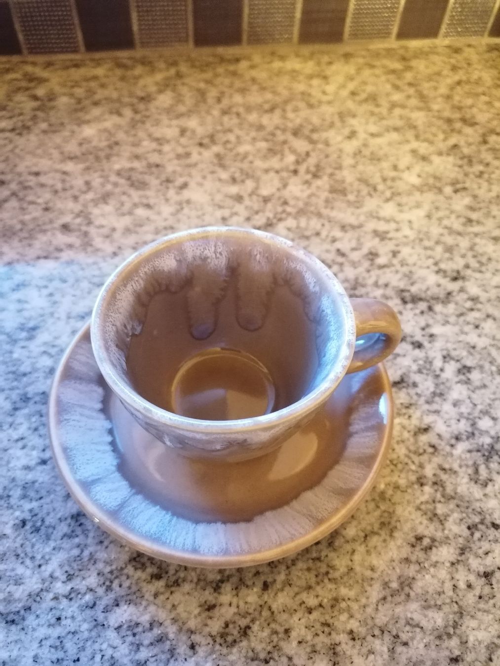 Set di piatti: 6x Espressotassen mit Tellern – Usato da Leuk-Stadt venduto da See_Lin 1