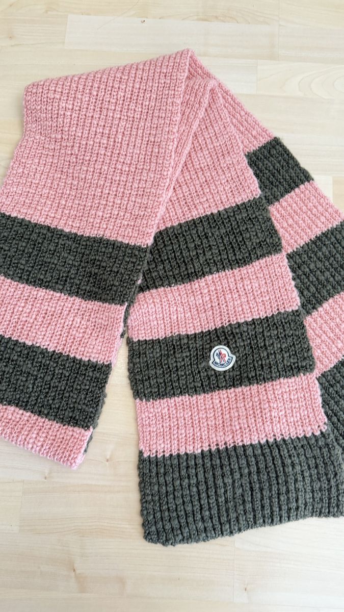 Moncler Foulards, Tücher & Schals: New big warm Moncler Scarf 24cmx 260cm with tag – Neu (gemäss Beschreibung) aus Birmensdorf ZH von Bibiisgood 1