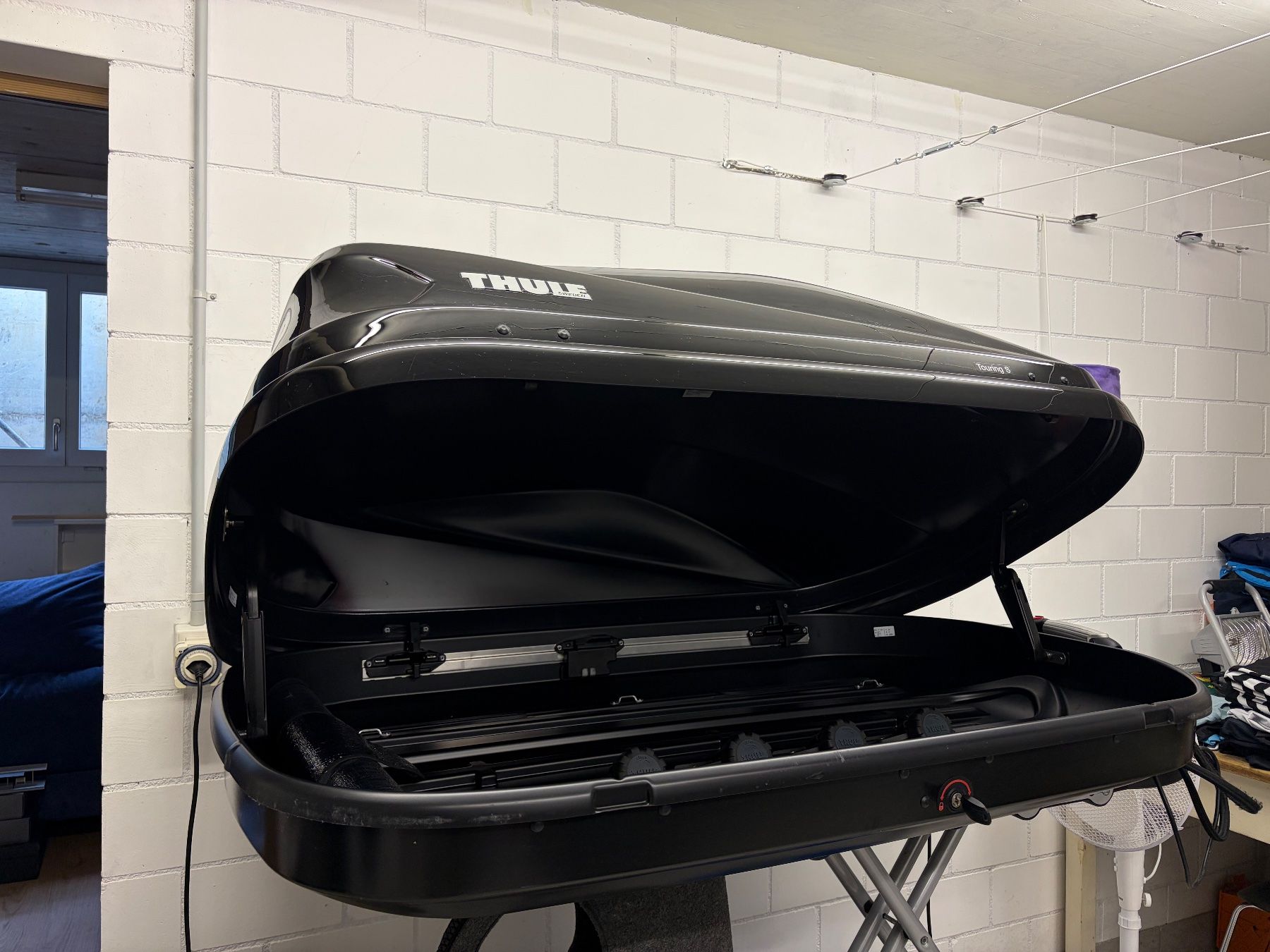 Thule Coffres de toit: Thule Dachbox Touring S | Schwarz Glossy – D'occasion à Weinfelden par Belana2 4