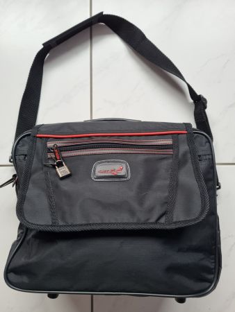 Praktische Jet Star Umhängetasche / Reisetasche schwarz