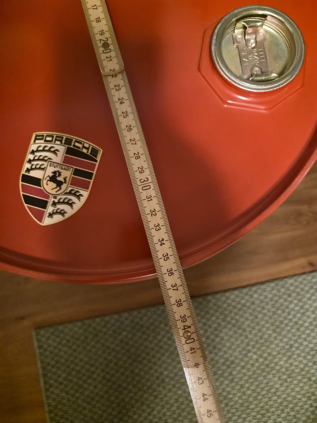 Accessori: Ölfass Porsche mit Uhr – Usato da Zuzwil SG venduto da Phwsg 4