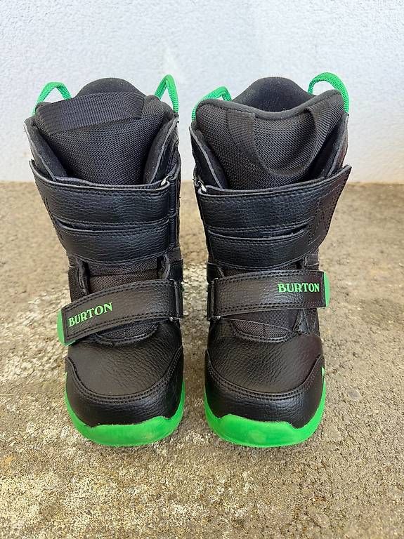 Scarpe per ragazzi: Boots snowboard burton enfant - taille 28 – Usato da Lausanne 27 venduto da Faffine