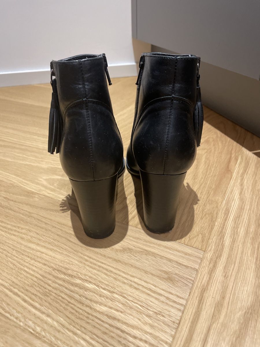 Damenschuhe: Schwarze Stiefeletten mit Absatz, Gr. 37 – Gebraucht aus Arbon von llaauraa 2