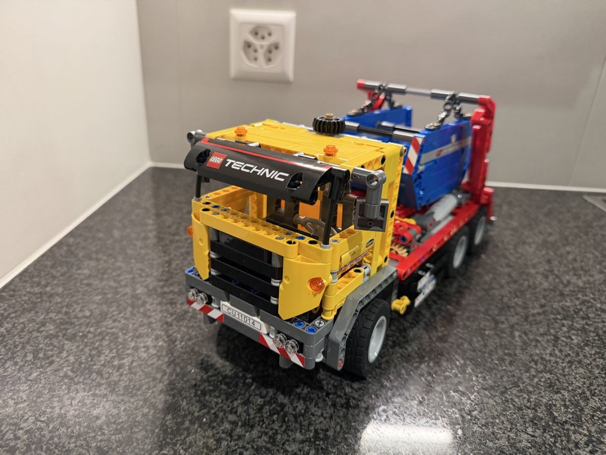 Lego Kit di costruzioni: LEGO Technic 42024 Container Truck – Usato da airolo venduto da unimo78 1