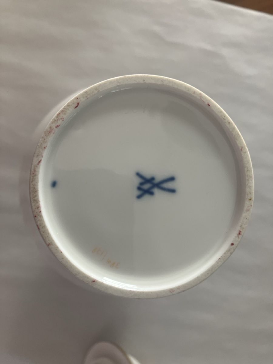 Tutte le decorazioni: Meissen Amphore mit Deckel – Usato da Ilanz venduto da Celi.hull 6