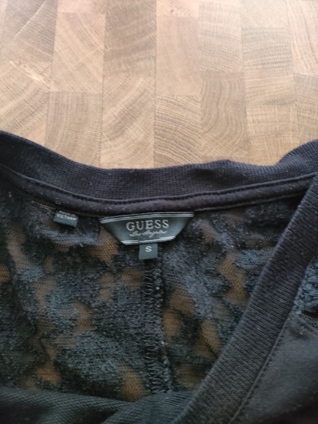 Guess Pullover & Sweatshirts: Pullover – Gebraucht aus Oberengstringen von ina_5xrj 3