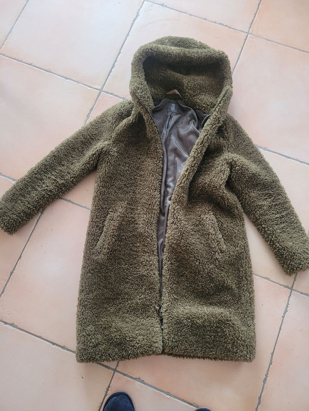 Nile Cappotti: Nile mantel teddy taille S Olive – Usato da Echallens venduto da frimousse2008