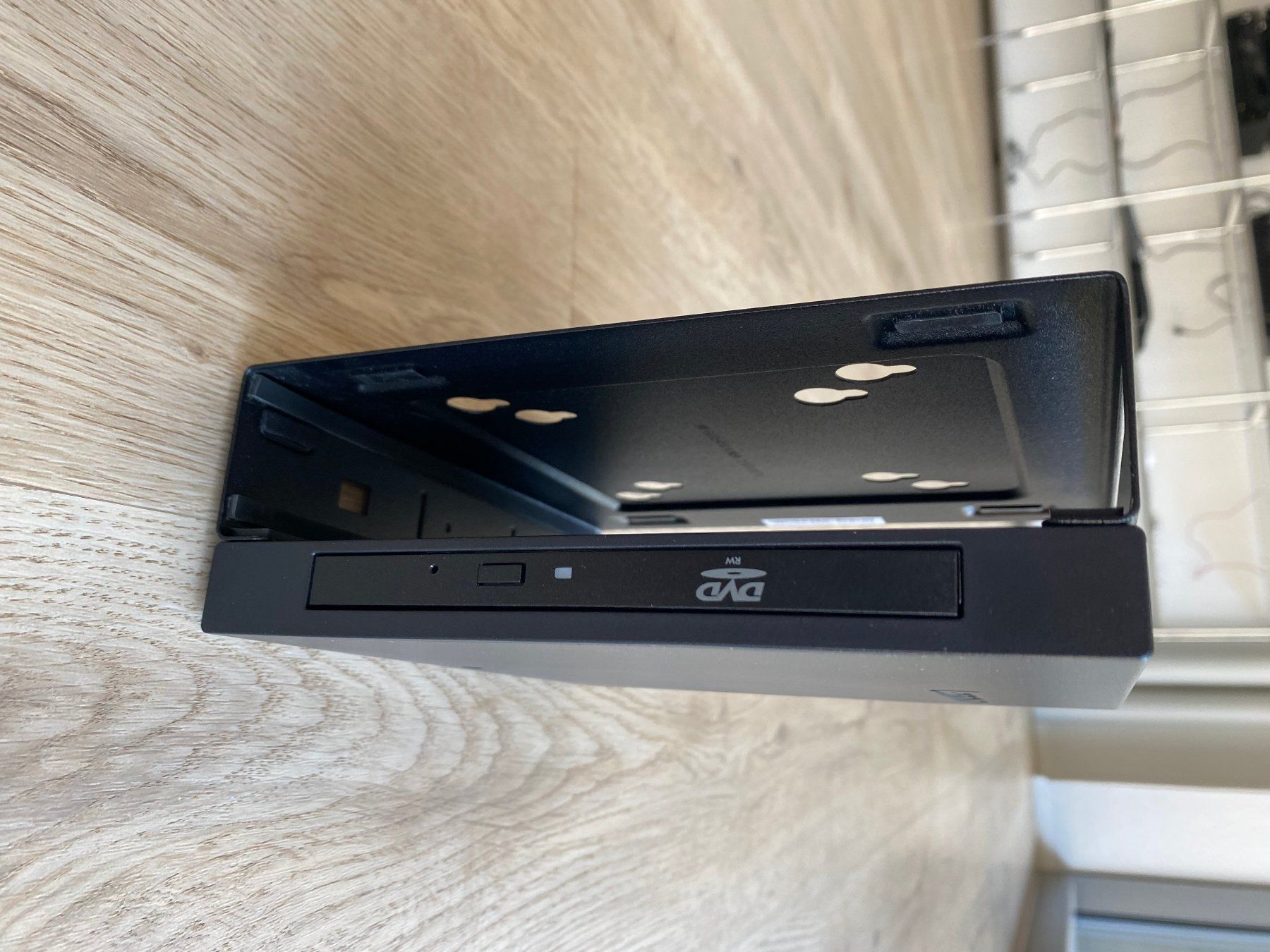 Lenovo PCs: Lenovo ThinkCentre Tiny USB DVD-Brenner inkl. Tiny Halterung – Gebraucht aus Wetzikon ZH von BackToRetro 4