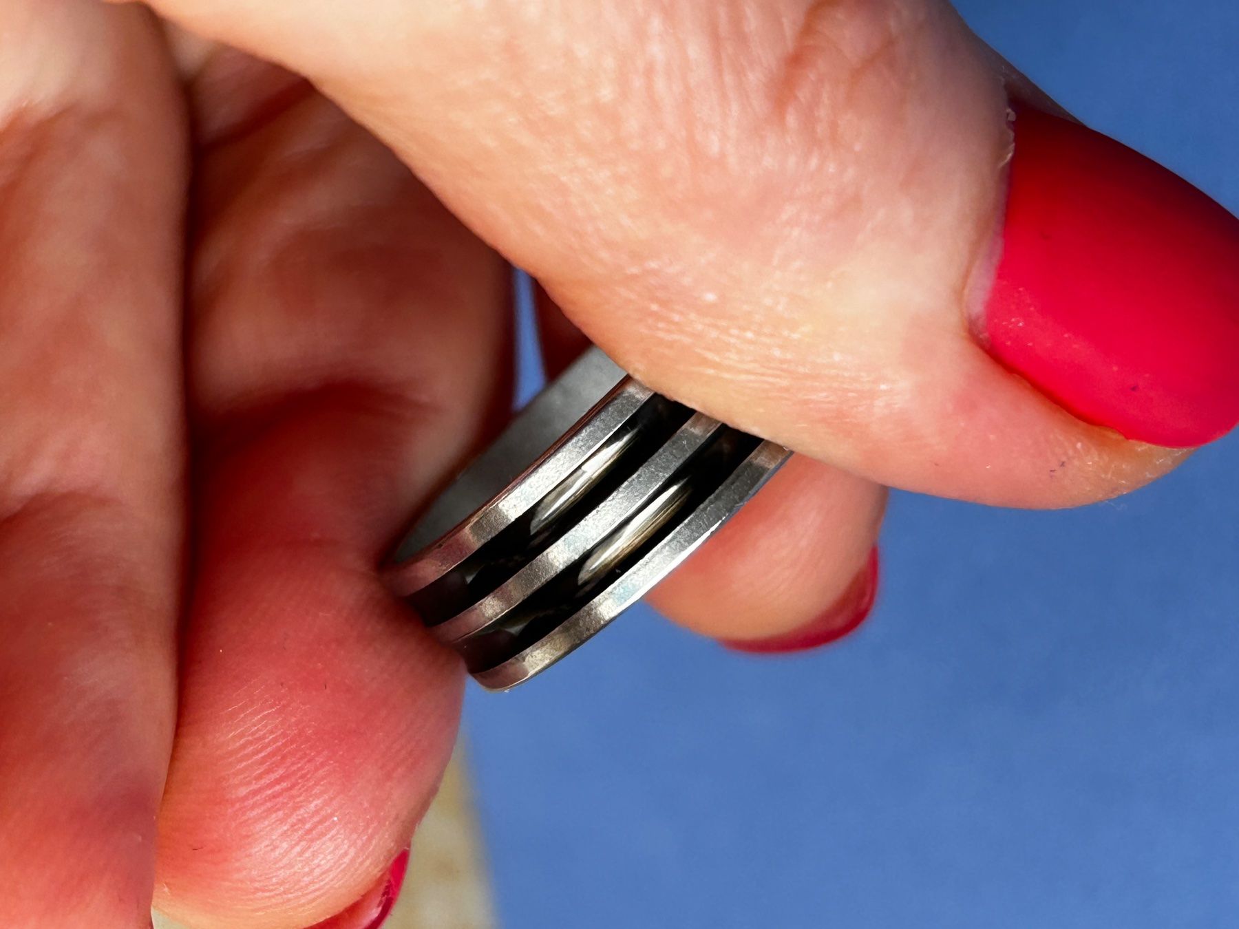 Anelli: Herrnring Stahl 2 black lines (63) – Usato da Laufen venduto da Bellebellezza 1