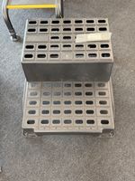 Zwei Stufen Tritthocker, ideal für Haus und Garten!