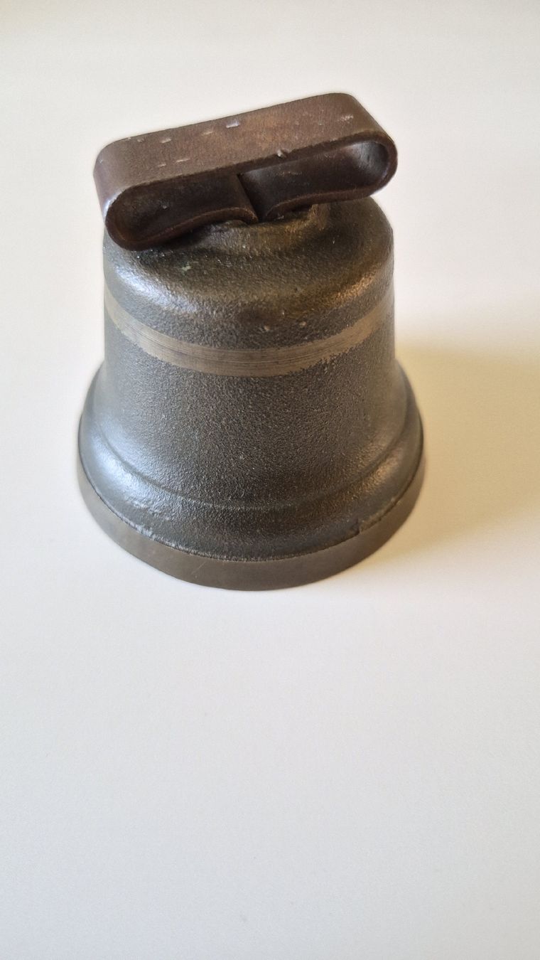 Campanacci mucche: Messingglocke mit Schweizer Kreuz – Usato da Schindellegi venduto da edi2011 2