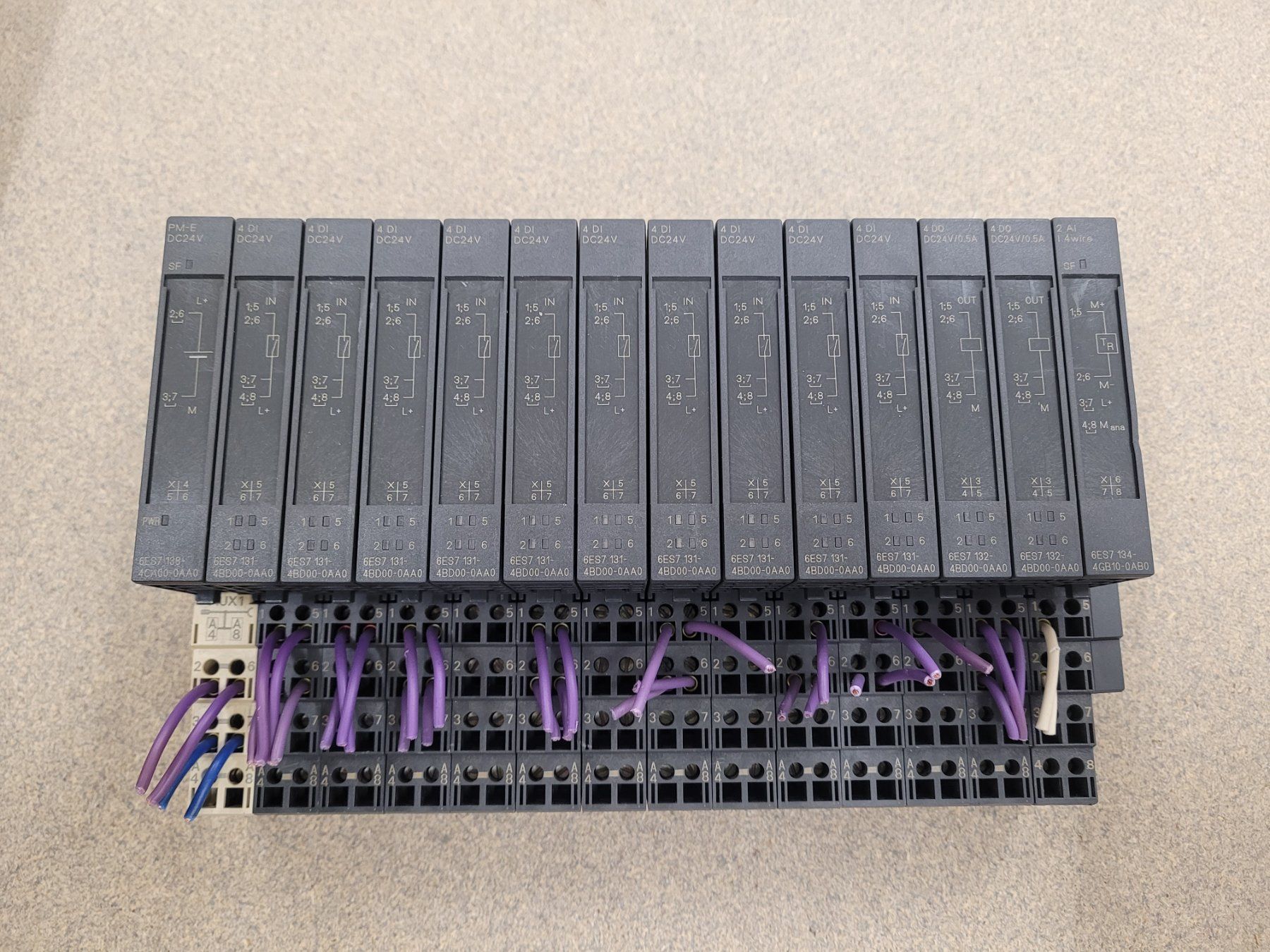 Siemens Componenti elettronici: Siemens SPS Modul inkl. Stecksockel – Usato da Vitznau venduto da Night-Fire