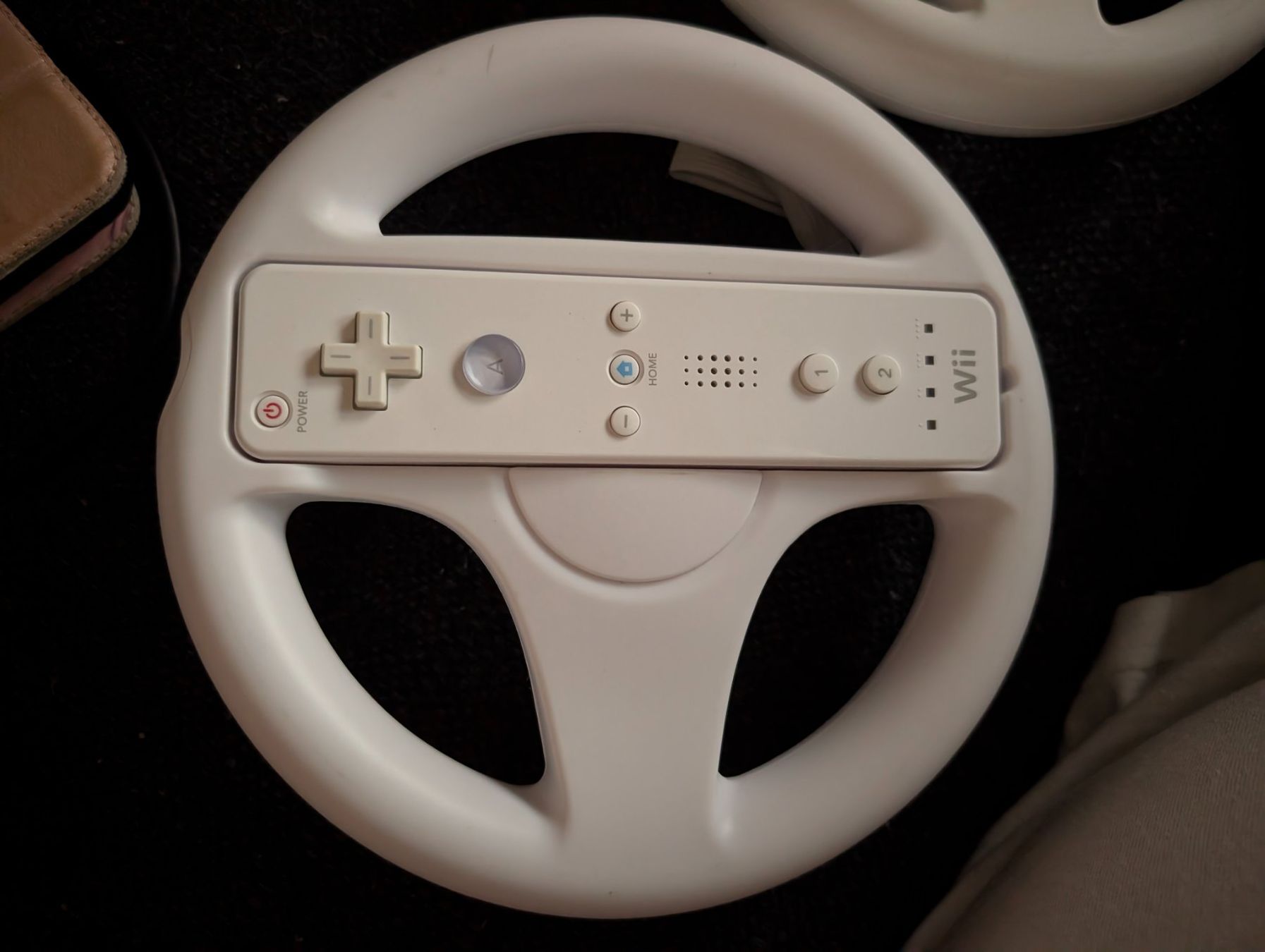 Controller: Nintendo Wii Wheel + Controller - Mario Kart – Usato da Hünenberg See venduto da SpecialEditionGaming