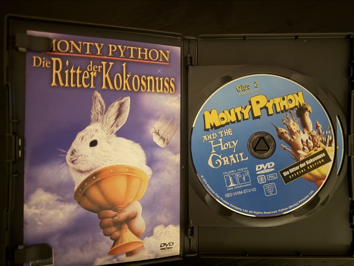 Tutti i DVDs: Monty Python Die Ritter der Kokosnuss Special Edition 2 DVDs – Nuovo (secondo la descrizione) da Lausen venduto da EisAmStiel94 2