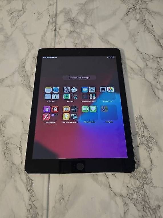 Apple Tablet PC: iPad 6| 32GB| Wi-Fi – Usato da Renens VD venduto da MTD2211 3
