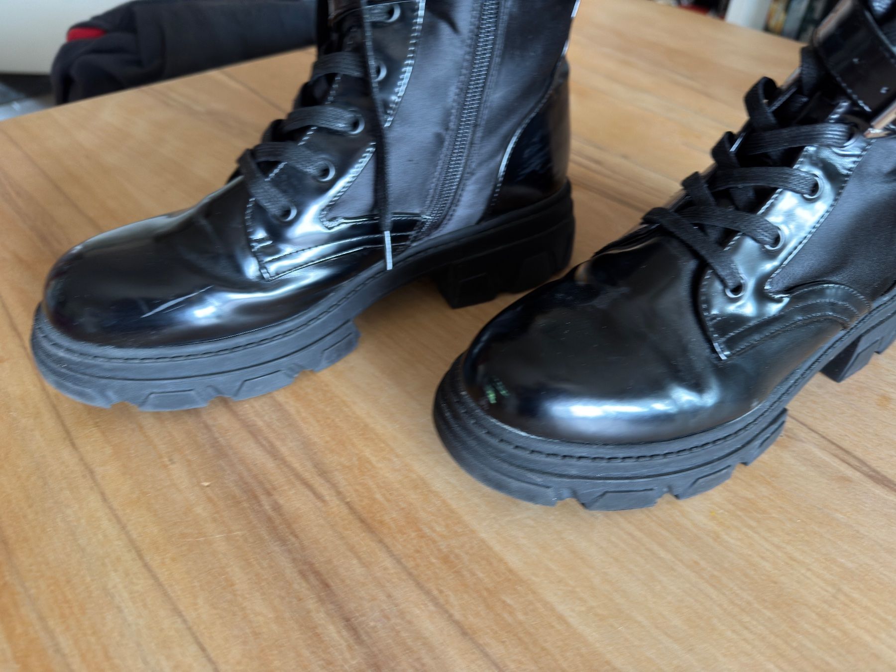 Scarpe da donna: Schuhe Damen – Usato da Hombrechtikon venduto da Dokmasa