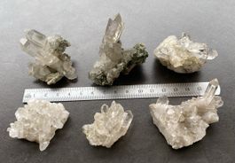Sechs schöne Bergkristalle Schweiz 