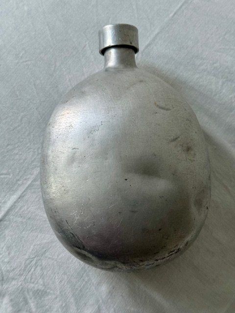 Schweizer Armee Attrezzatura & Pezzi di ricambio: ANTIKE FELDFLASCHE – Usato da Honau venduto da sainj