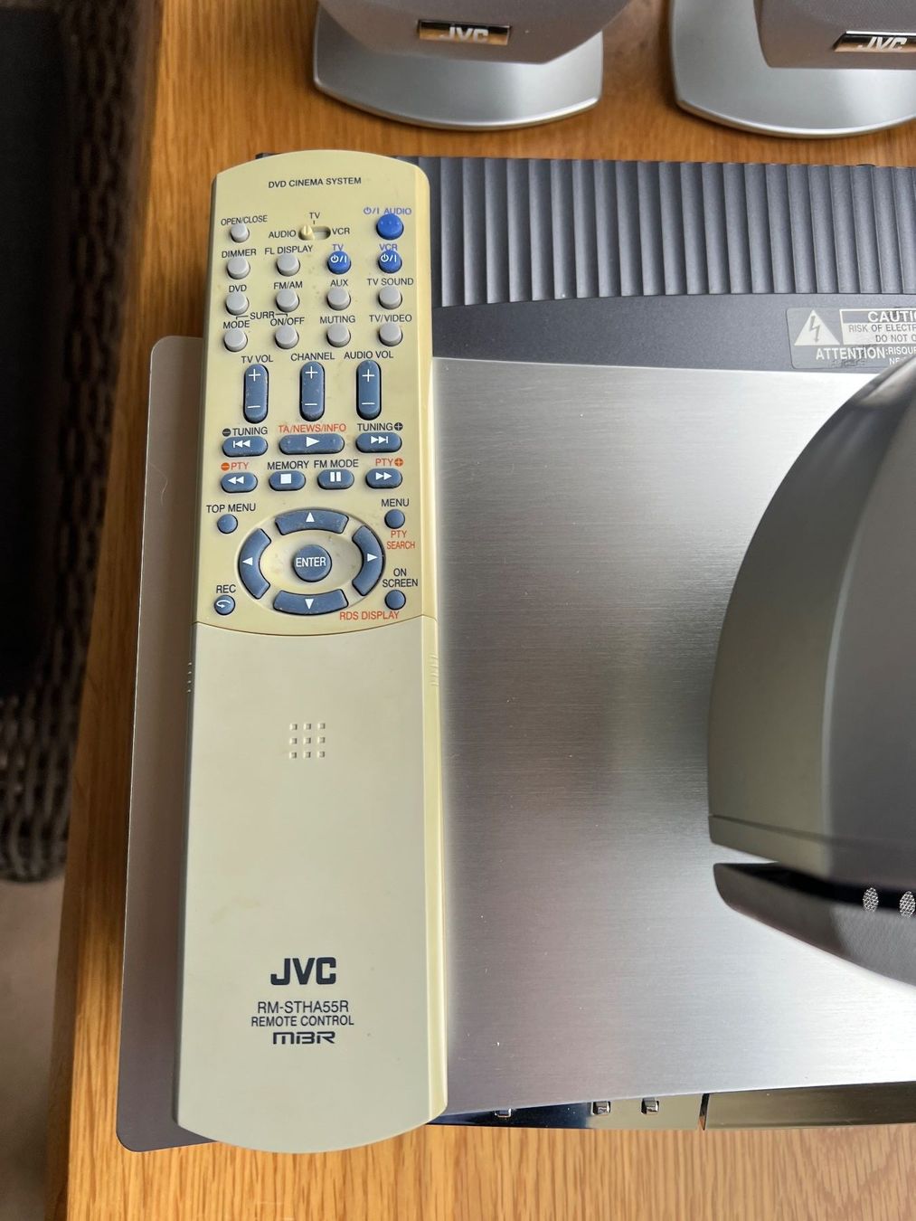 Tutti i DVDs: Musikanlage JVC TH-A55 – Usato da Brütten venduto da mcstern 7