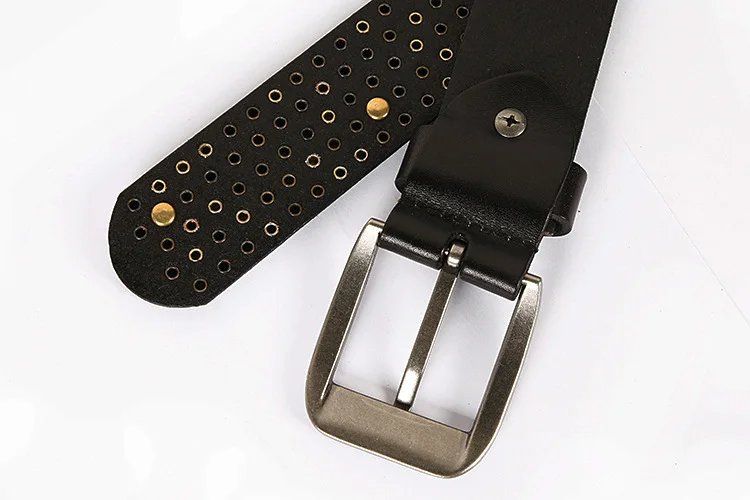 Cinture: Schwarzer Ledergürtel mit Strass und Nieten – Nuovo e nell'imballaggio originale da Lausanne venduto da FASHION-WORLD-SHOP 4