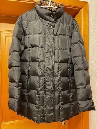 Daunen-Jacke schwarz, klassisch Gr. 40, & abnehmbare Kapuze
