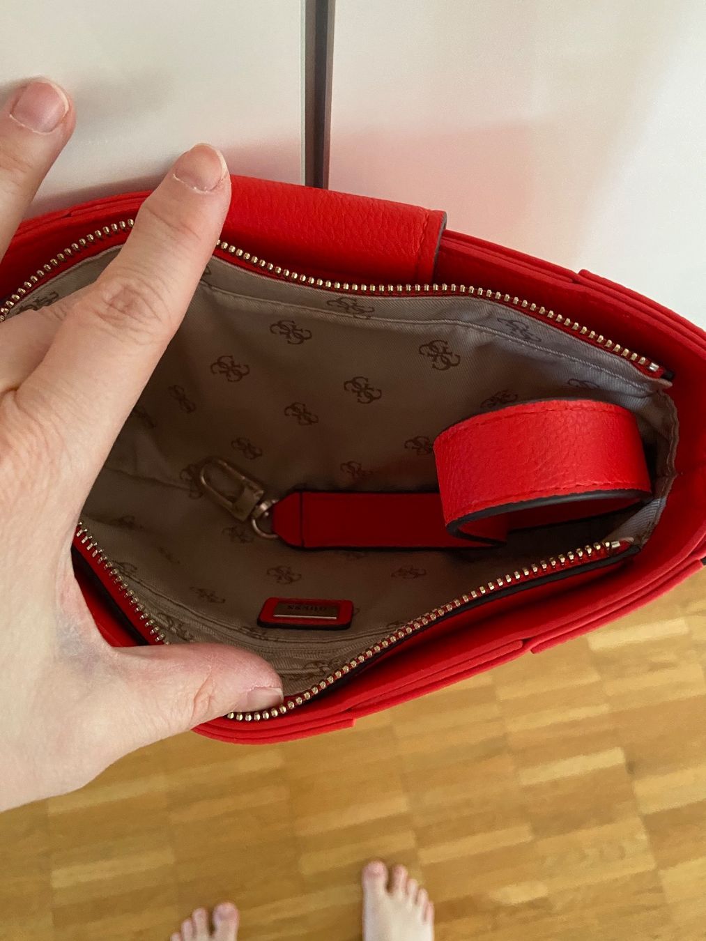 Guess Borse da donna: NEUE - Guess Tasche – Nuovo (secondo la descrizione) da Bülach venduto da kittygismo 2