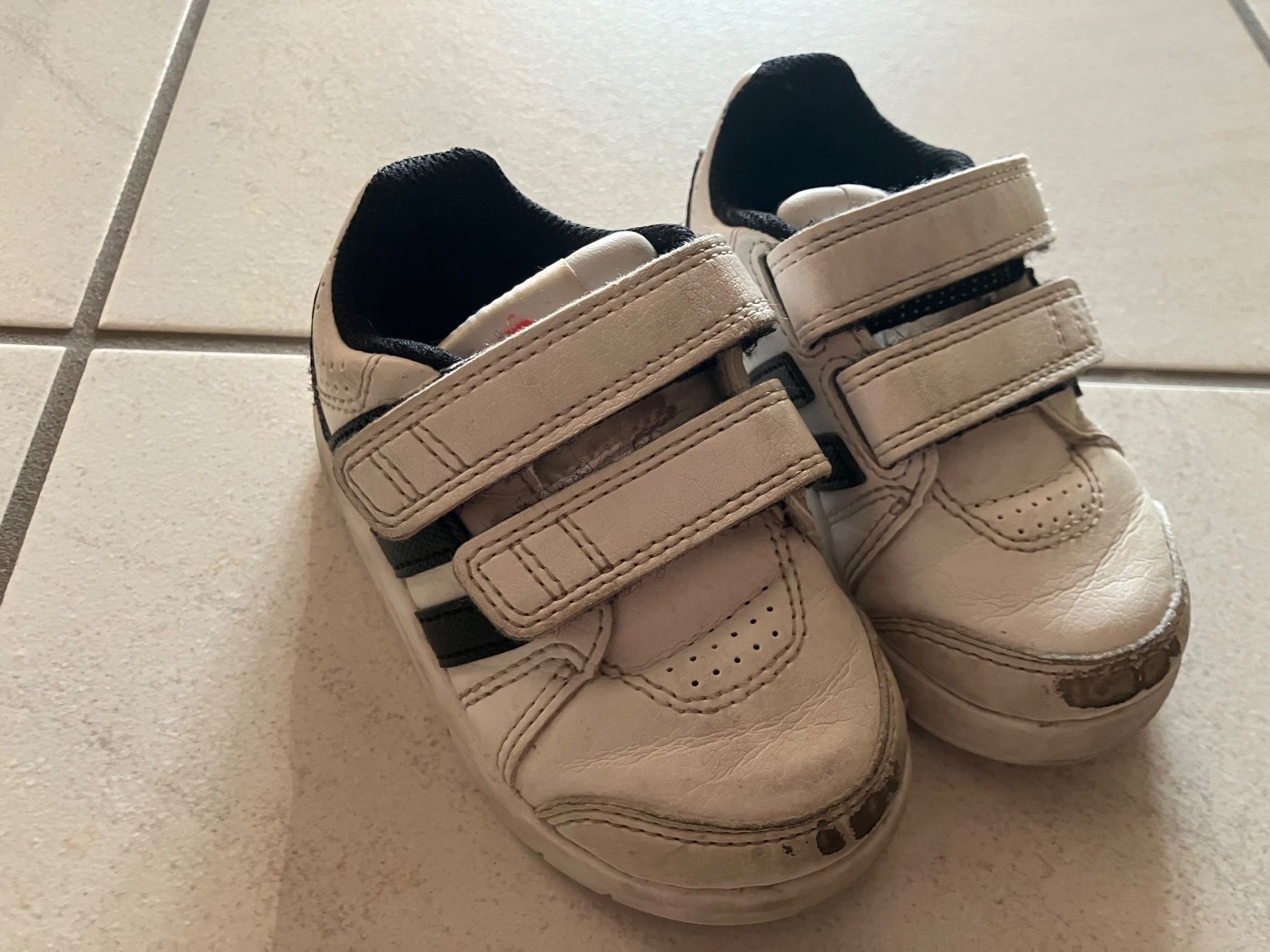 Adidas Schuhe für Jungen: Adidas Schuh Gr. 20 – Gebraucht aus Chur von steffeli04 1