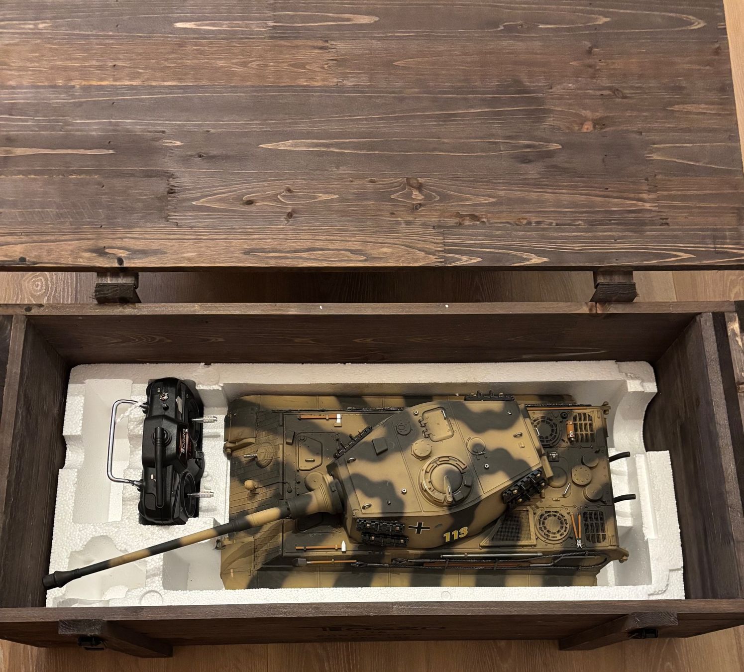 RC-Panzer Königstiger von Torro im Masstab 1:16. (Gebraucht) in Bolken ...