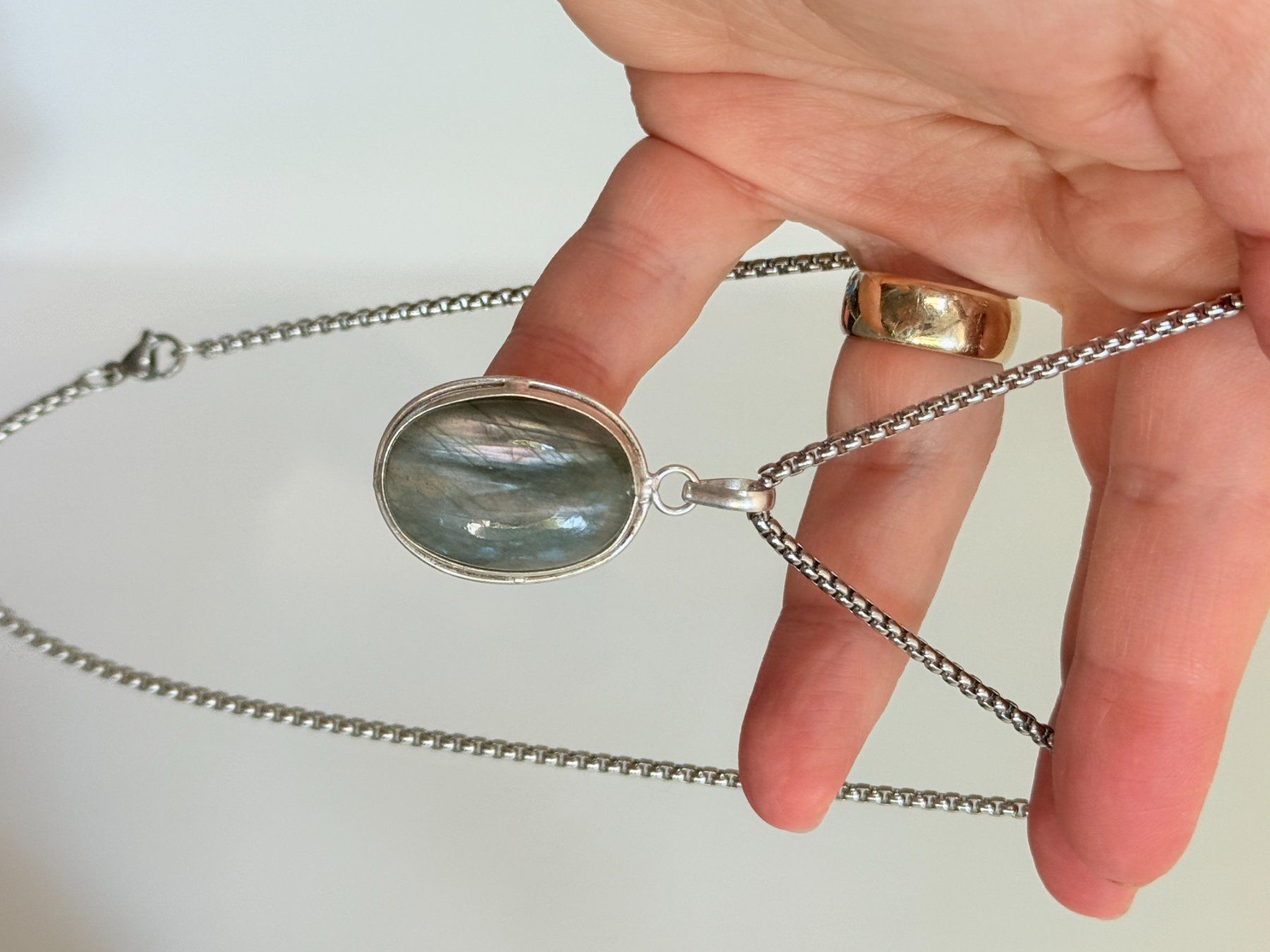 Catenine: Collier pendentif labradorite - Bijou élégant ✨ – Nuovo e nell'imballaggio originale da Genève venduto da AWWA 2