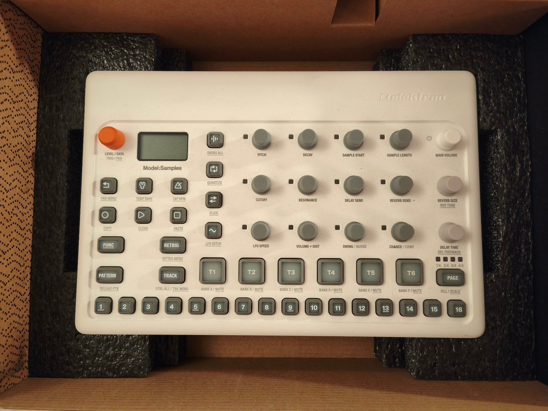 Elektron Musikinstrumente: Elektron Model:Samples - Gebraucht, wie neu – Gebraucht aus Zürich von Stettlab