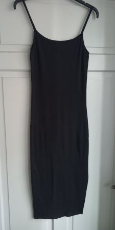 NEU Amisu Strickkleid Unterkleid das kleine Schwarze 36