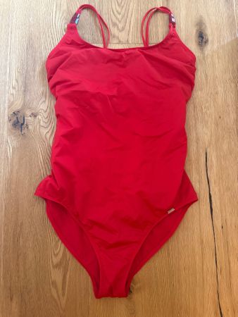 Badeanzug Triumph rot,  Grösse 80D, guter Zustand