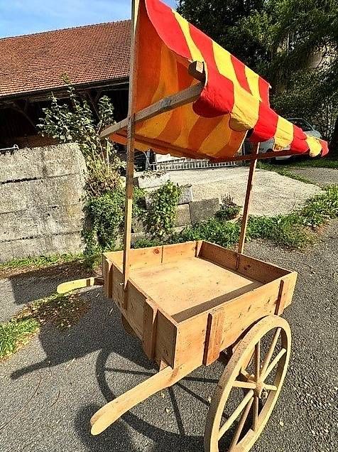 Sonstiges für Firmenanlässe & Parties: Vintage Marktstand – Gebraucht aus Elgg von Laluciole02