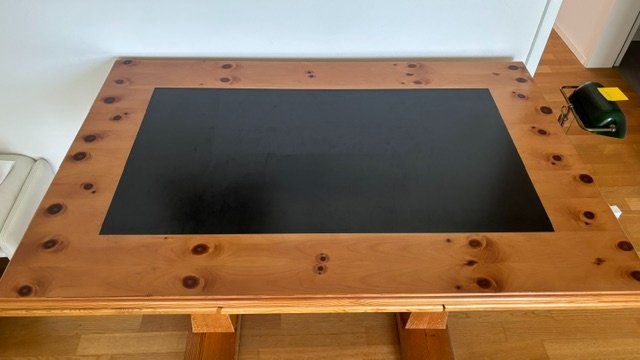 Tables: Arvenmöbel Tisch mit Schieferplatte – D'occasion à Zürich par Kiruno 1