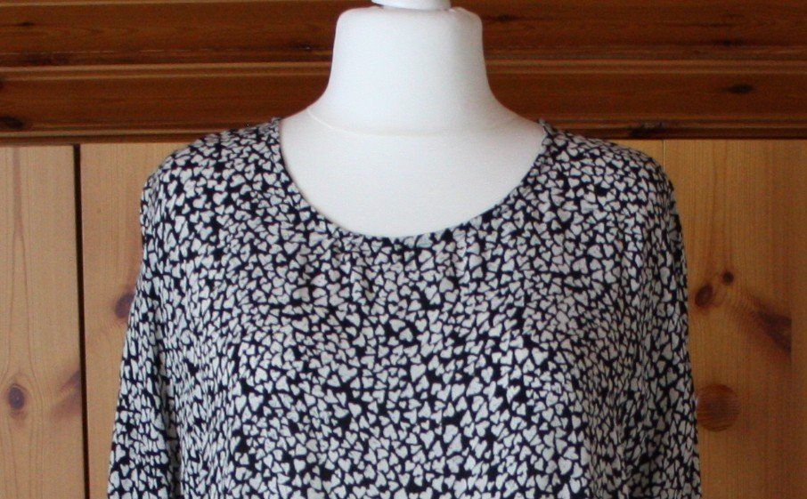 Camicette: Bluse Langarm schwarz - weiss Gr. XL – Usato da Flüelen venduto da Diversicum-Curvy 1