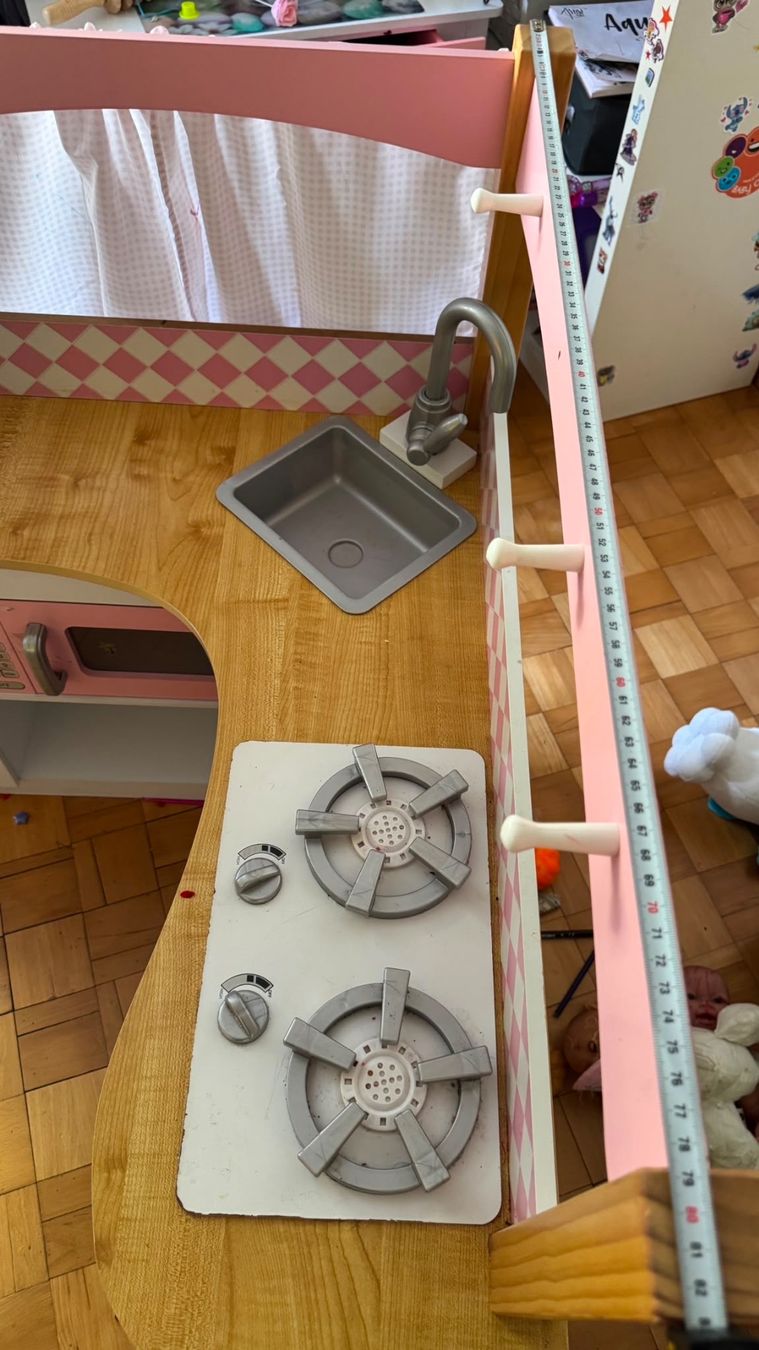 Giocattoli: Kinderküche Holz weiss/rosa gebraucht – Usato da Zürich venduto da Krikri21 1