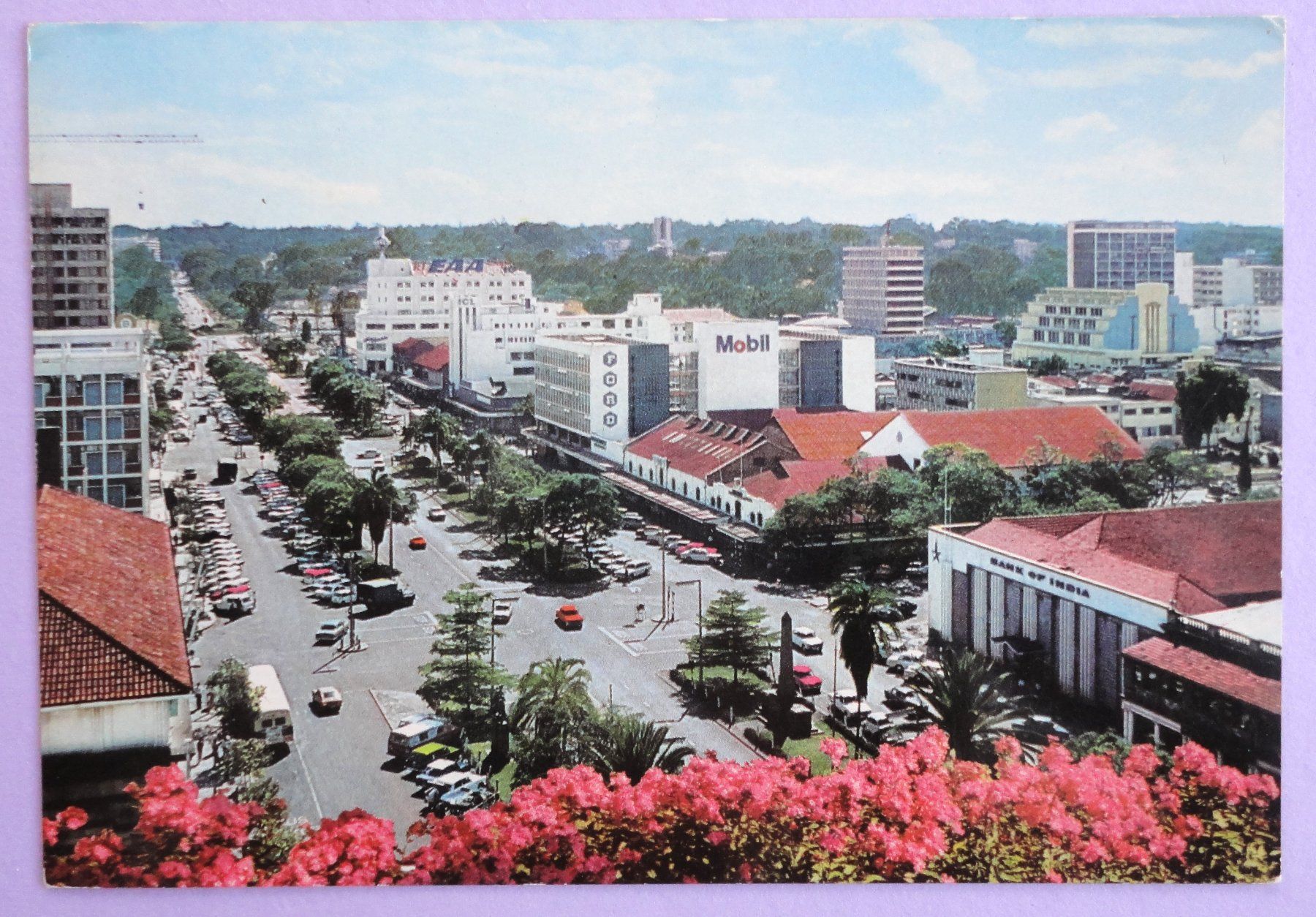 Cartoline postali: Nairobi - Kenyatta Avenue – Usato da Fétigny venduto da Billy2miny