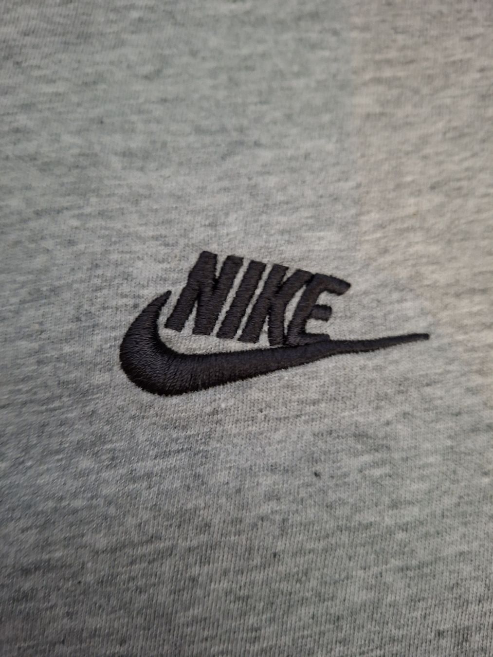 Nike T-Shirts: T-shirt Nike gris, Taille L, – Gebraucht aus Renens VD von ser_j2fn 1
