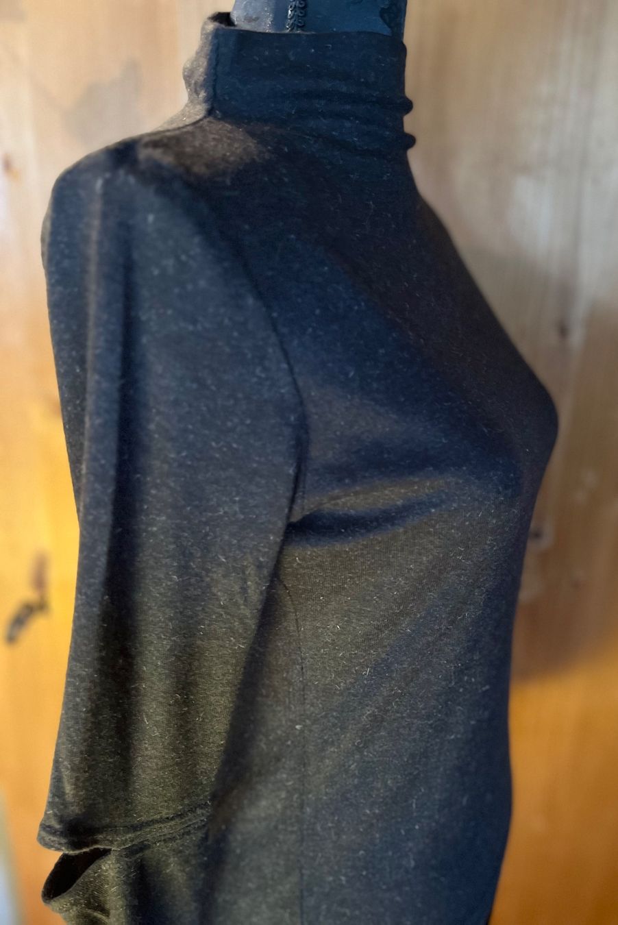 Maglioni & Felpe: Eleganter Pullover mit Cut-Outs der Marke QS – Usato da Arbon venduto da KaSaBo 3